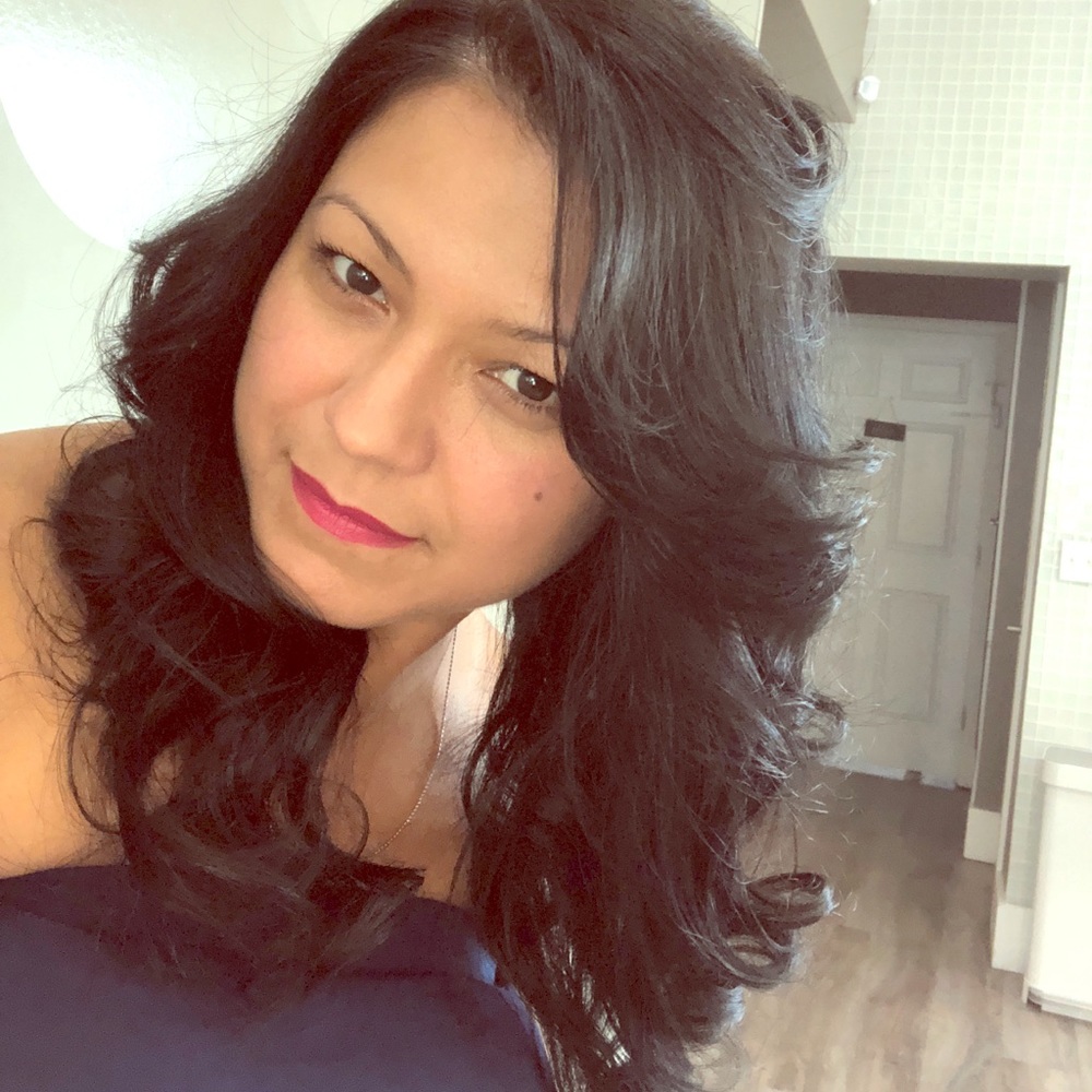 Meet your Posher, Elayne
